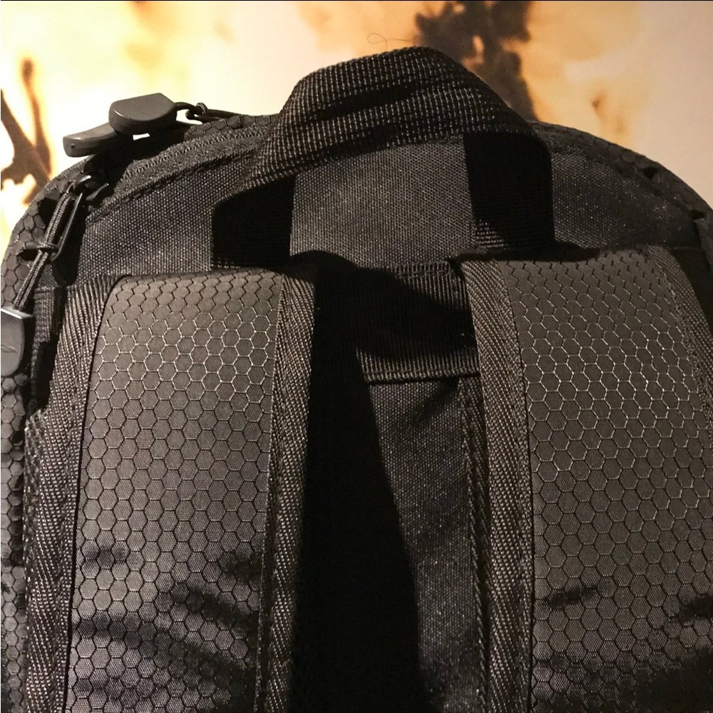 EUC 2 in 1 Insulated Cooler Backpack (Black) - Picture 6 of 12